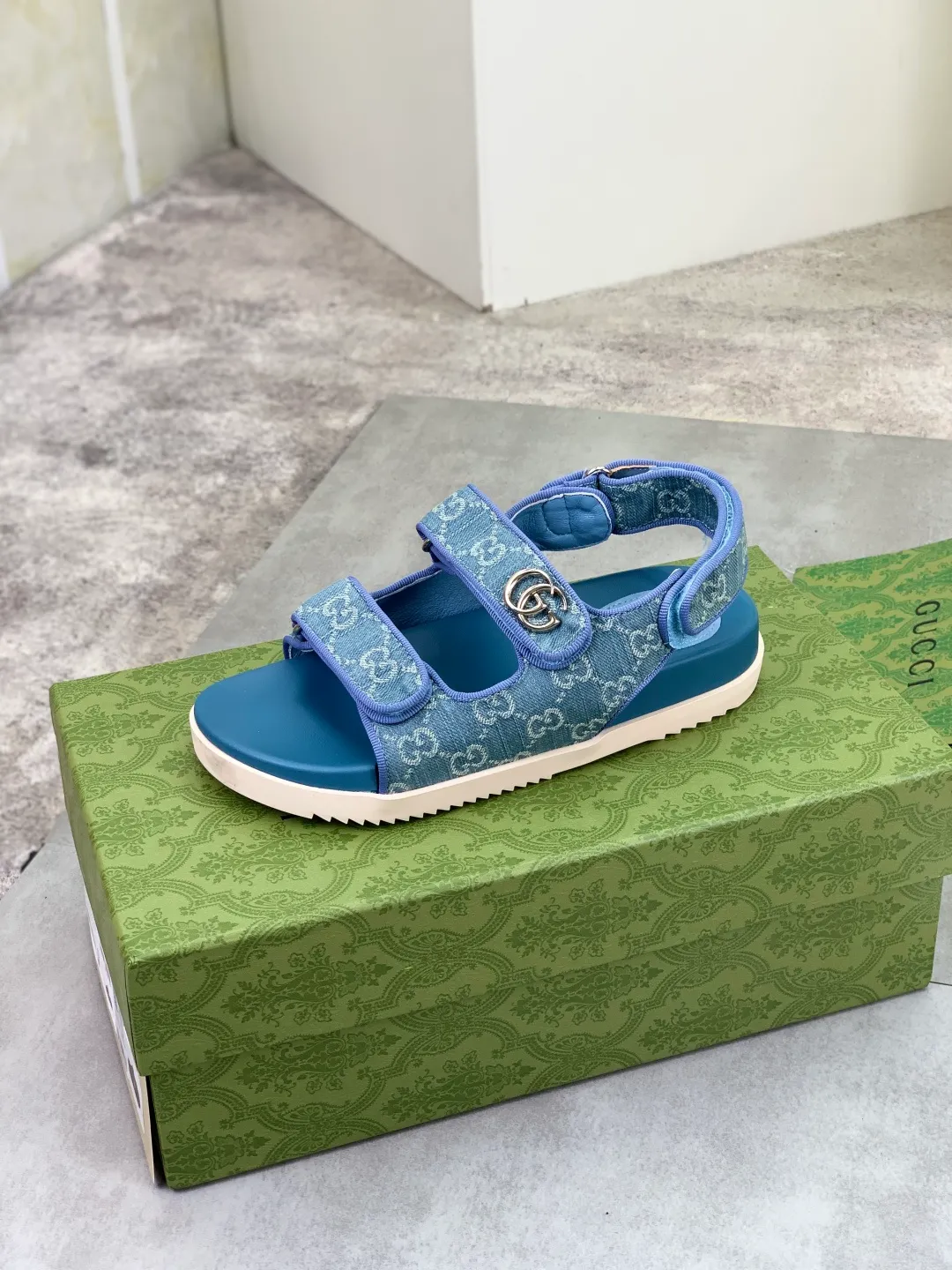 Men's Men's Shoes 💰P460💰【New Style】High Version 🎁🎁🎁 GUCCI New Year of the Snake casual slippers, original official website, perfect workmanship, transmitting a kind of noble luxury, sublimating its definition of luxury in Gucci's high-end extraordinary craftsmanship. Original Gucci double G combination outsole, code number: 35-45, complete package